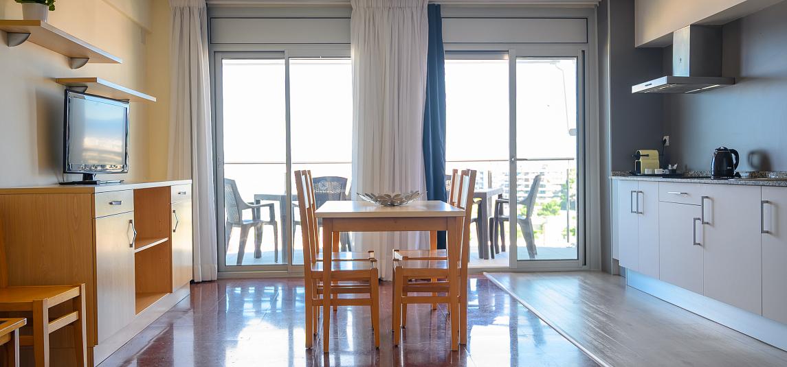 Appartement de deux chambres avec vue latérale sur la mer