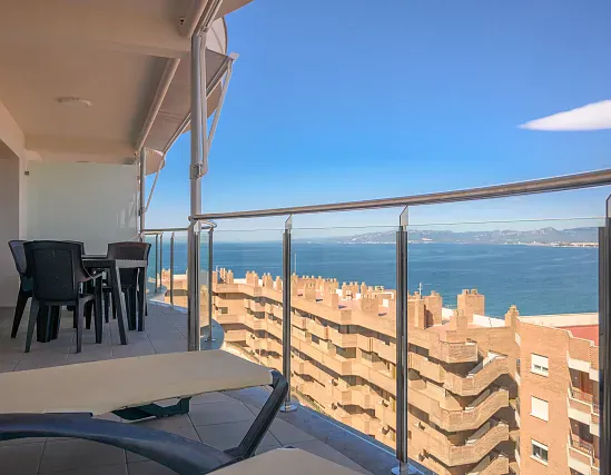 Appartement de deux chambres avec vue latérale sur la mer